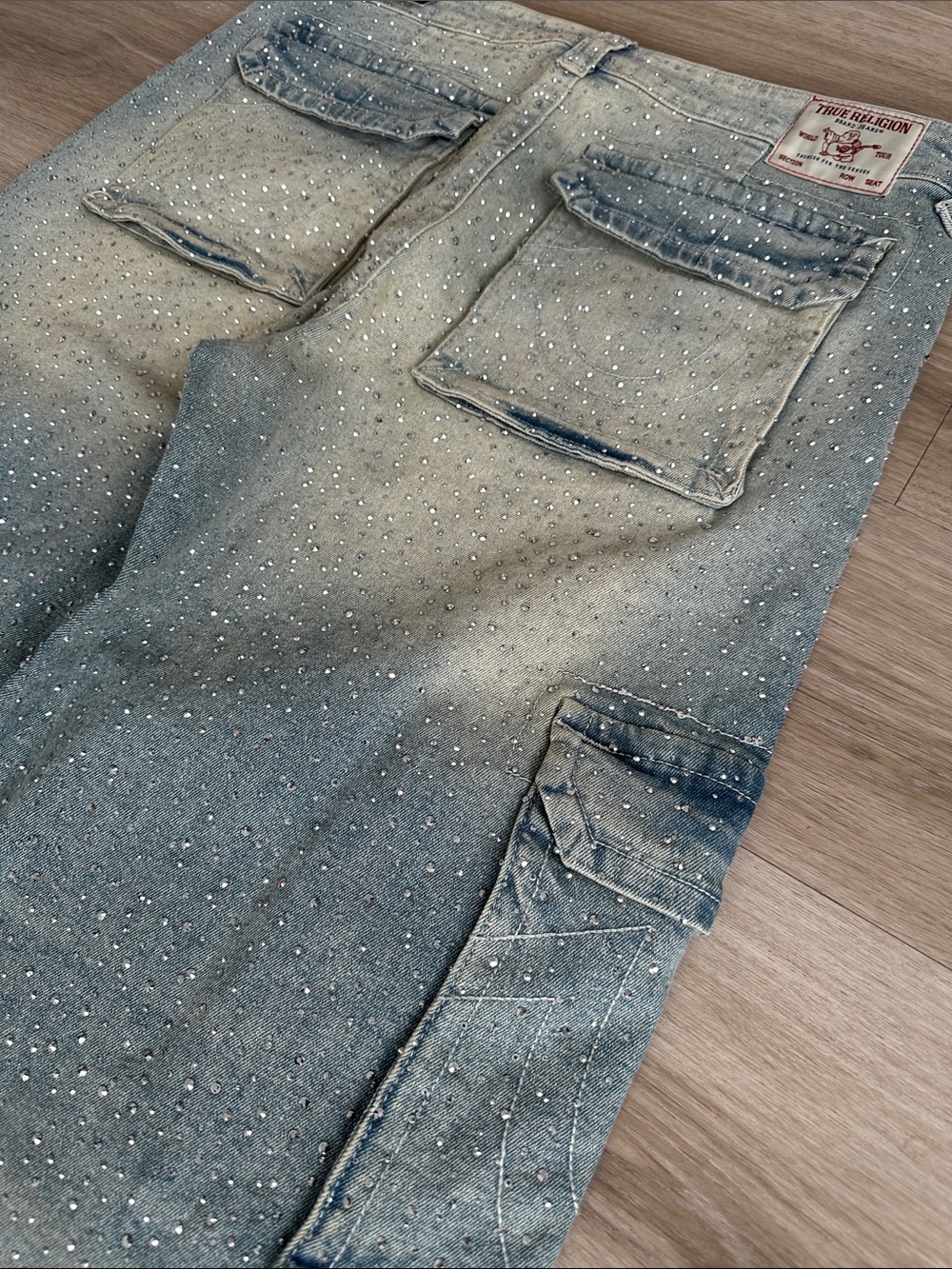 True Religion Bobbi Mid Rise Crystal Flap Baggy Cargo Jean - Picture 16 of 16